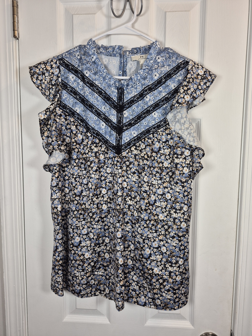 HALSTON Floral Mixed Print Flutter Sleeve Blouse Medium Lace Yoke Cottagecore